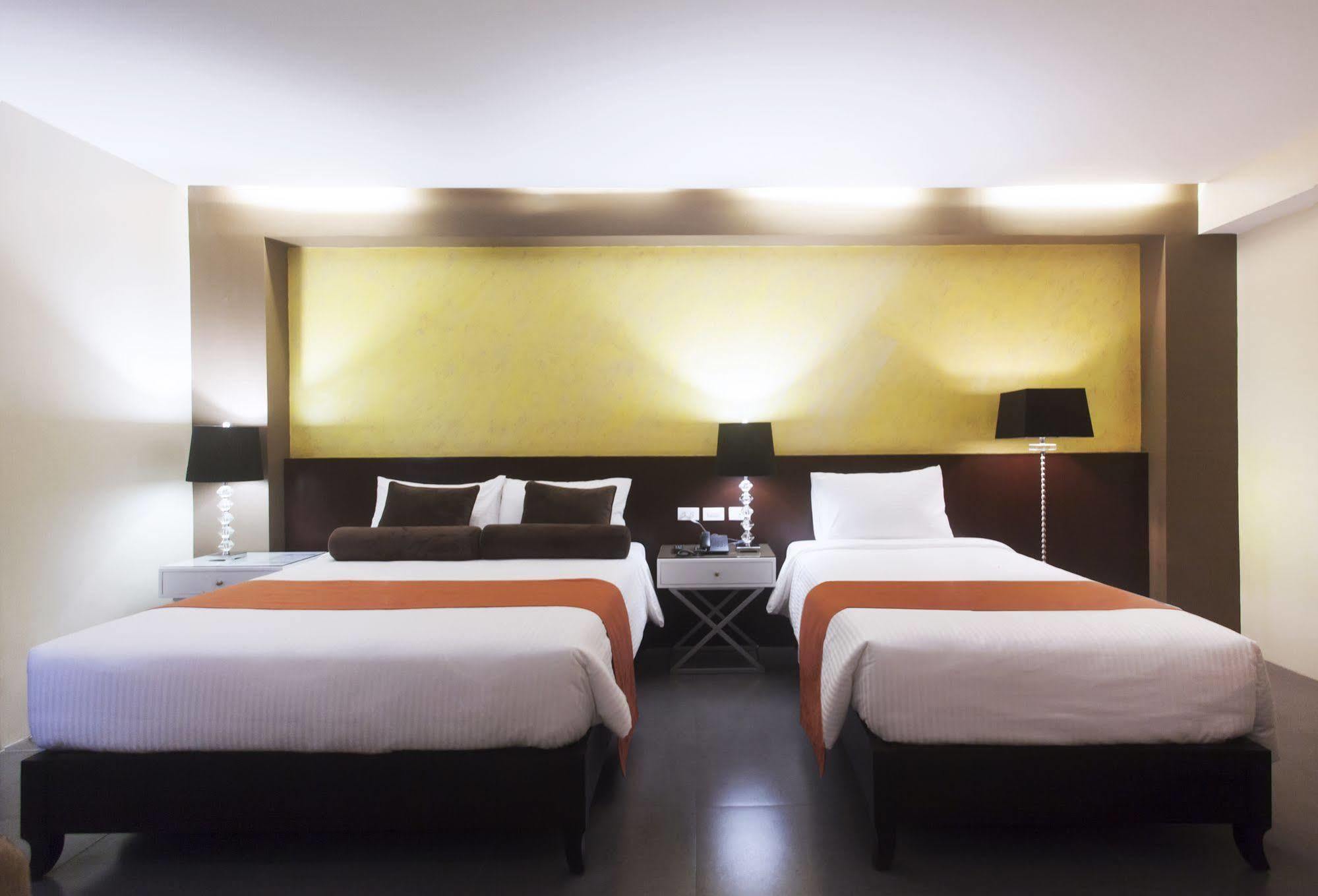 Grace Crown Hotel آنغلوس المظهر الخارجي الصورة