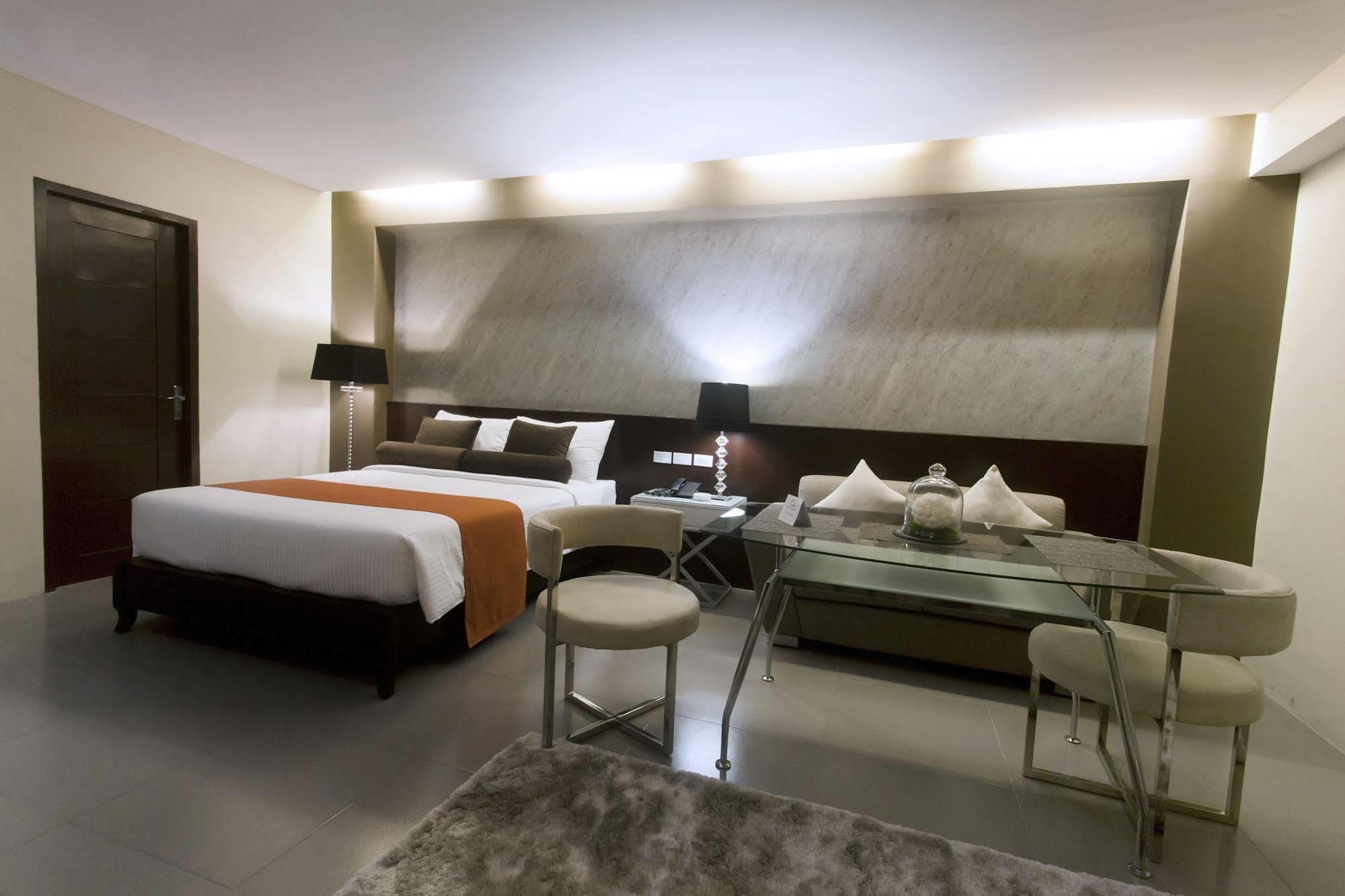Grace Crown Hotel آنغلوس المظهر الخارجي الصورة