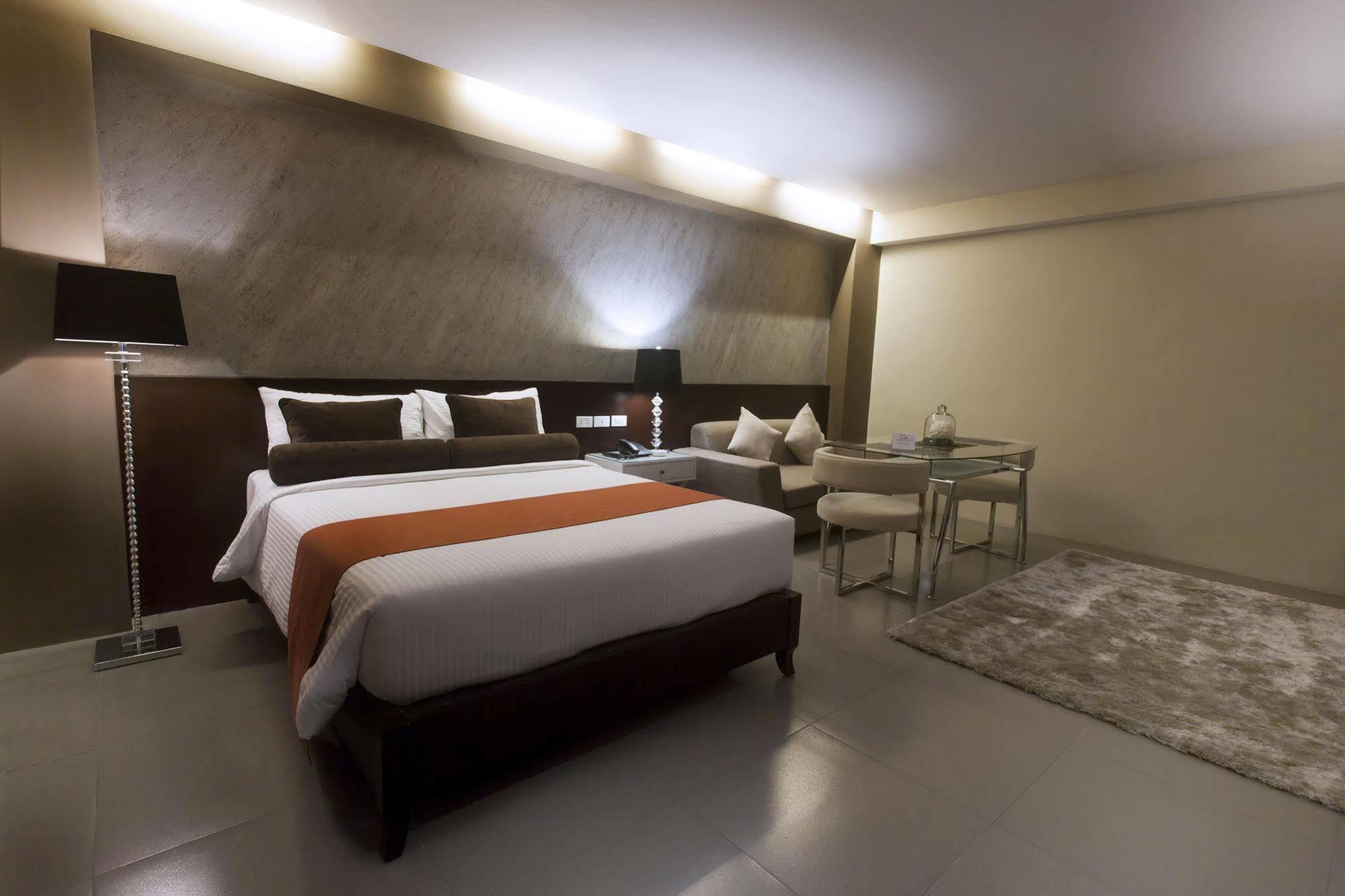 Grace Crown Hotel آنغلوس المظهر الخارجي الصورة