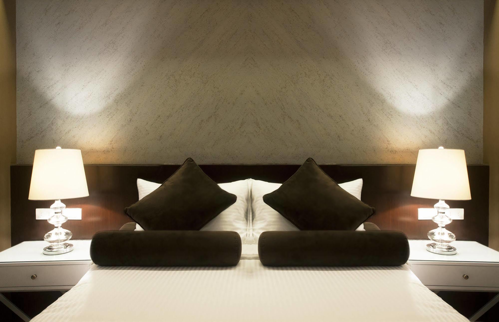 Grace Crown Hotel آنغلوس المظهر الخارجي الصورة