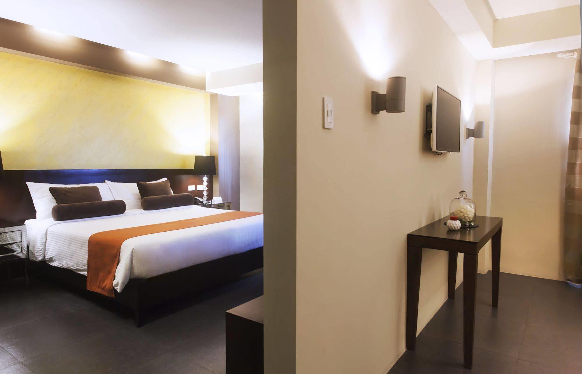 Grace Crown Hotel آنغلوس المظهر الخارجي الصورة
